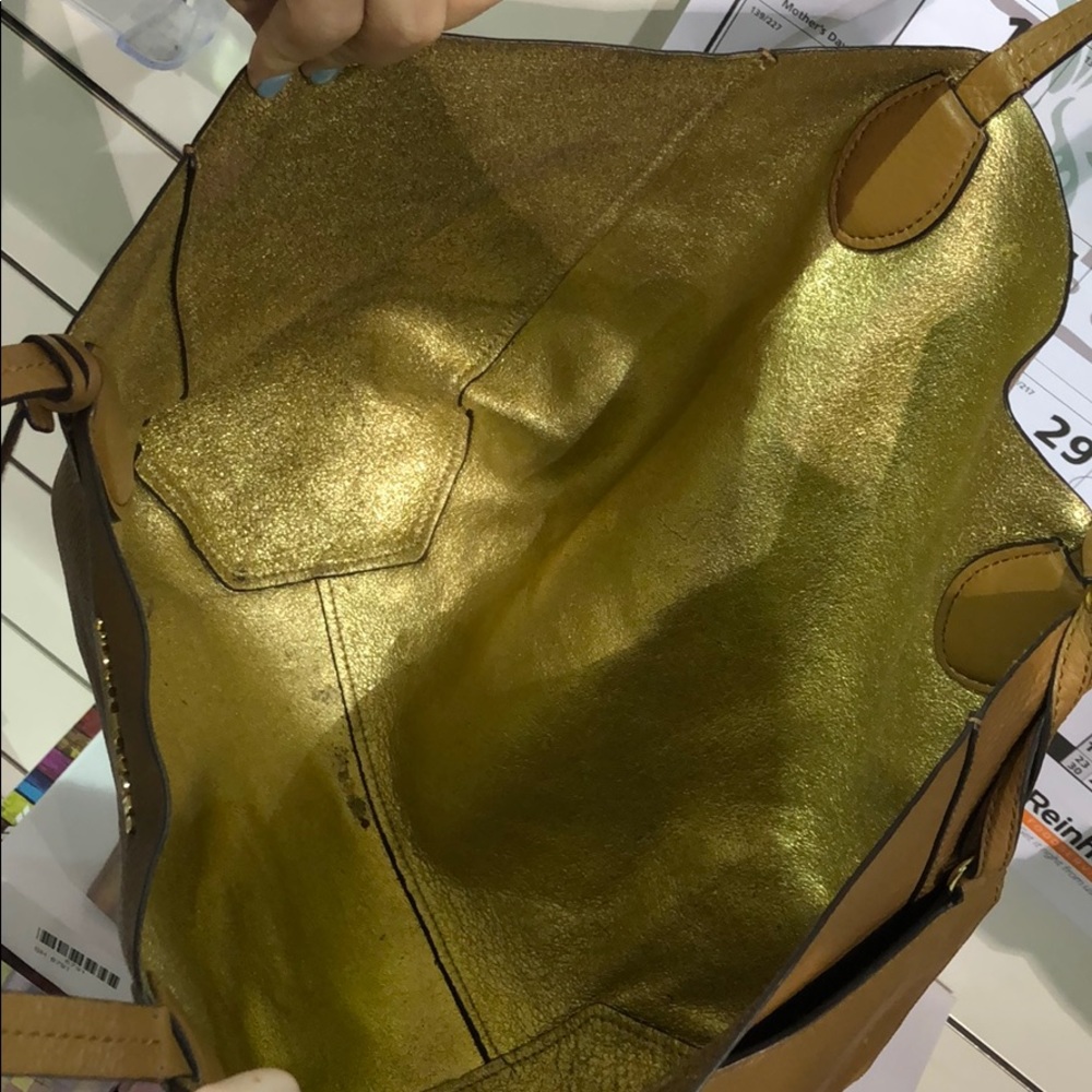 Used Mk purse with little wear - Picture 4 of 4